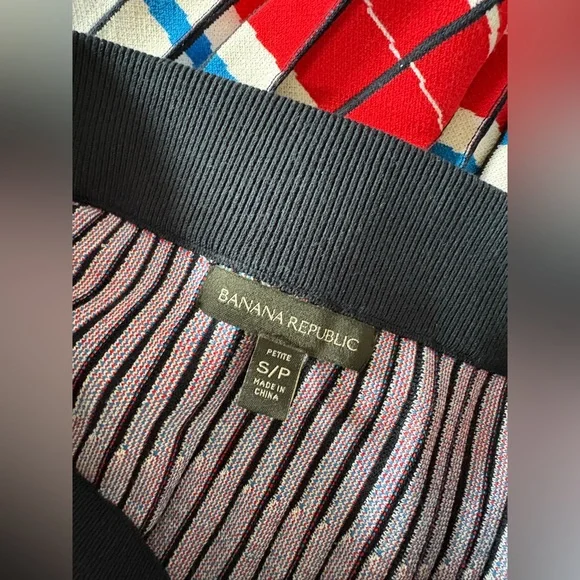 BANANA REPUBLIC Pleated Knit Midi Skirt | Striped | Petite S - Picture 4 of 5